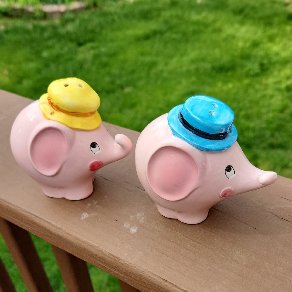 Vintage Elephant Salt and Pepper Shaker Set - Pink with Yellow and Blue Hats